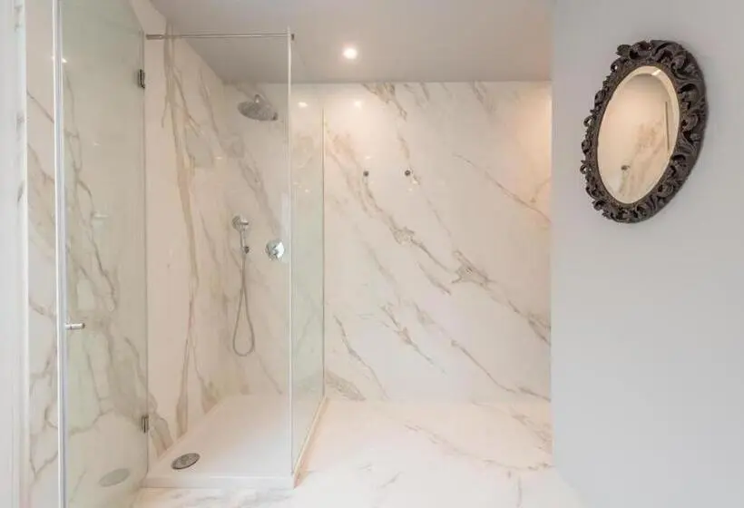 سوییت لوکس, Serenata Boutique Rooms
