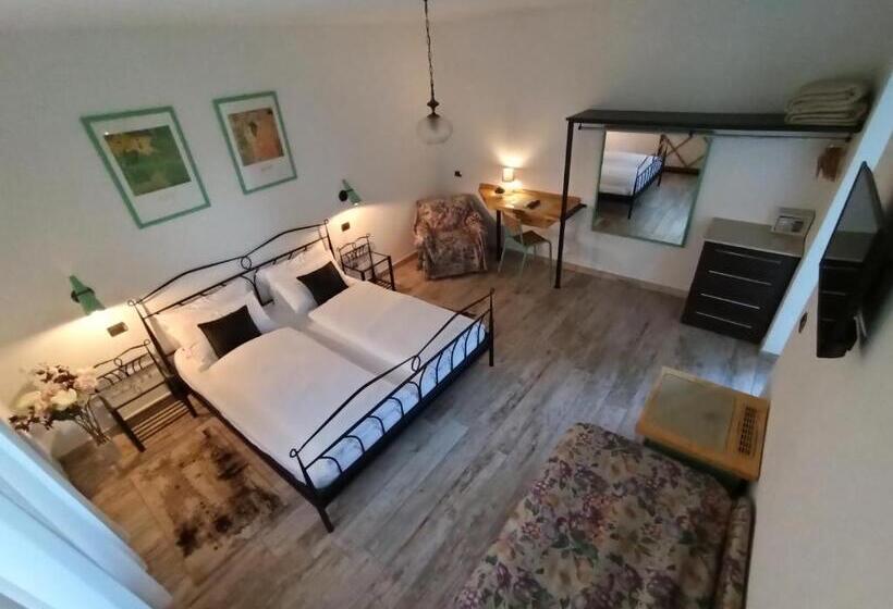 اتاق لوکس سه تخته, Le Zampolle B & B