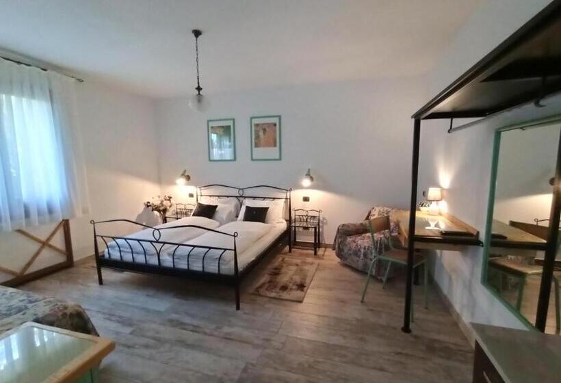 חדר דלוקס לשלושה, Le Zampolle B & B