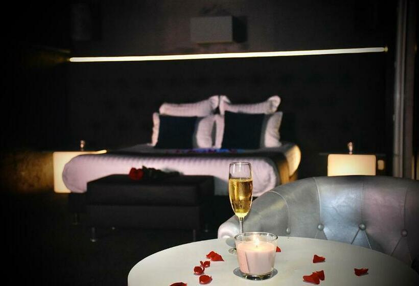 スタンダードルーム, Suite Avec Piscine Privée