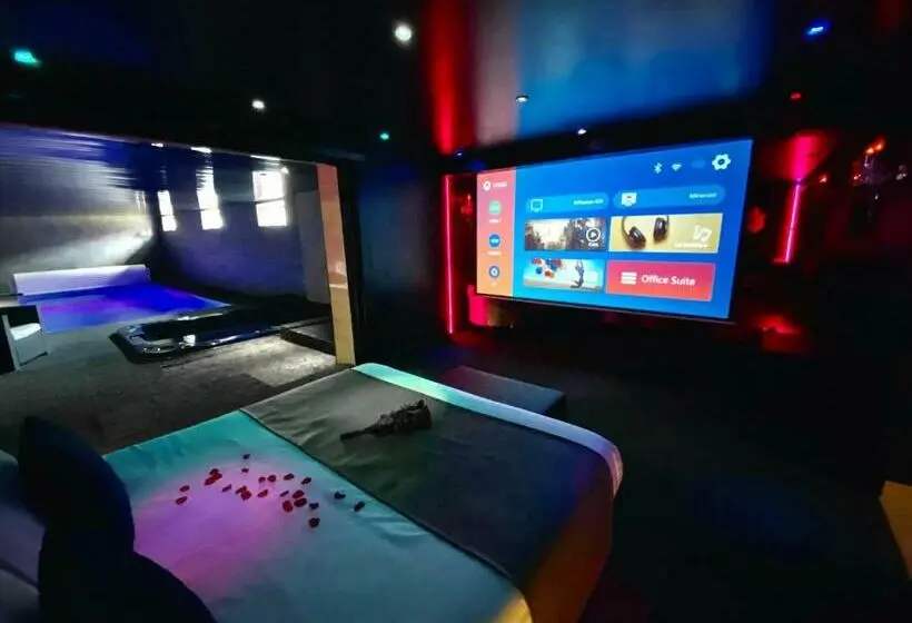 スタンダードルーム, Suite Avec Piscine Privée