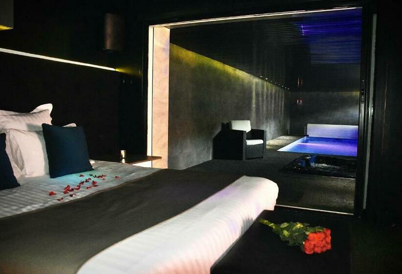 スタンダードルーム, Suite Avec Piscine Privée