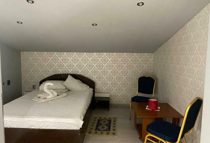 标准工作室, Pensiunea Exotic