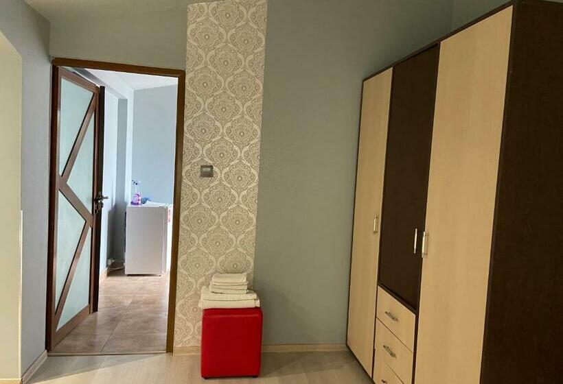 标准工作室, Pensiunea Exotic