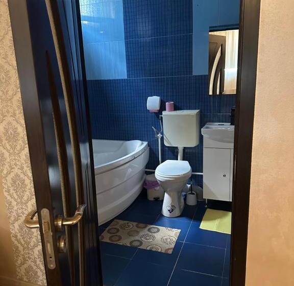 家庭套房, Pensiunea Exotic