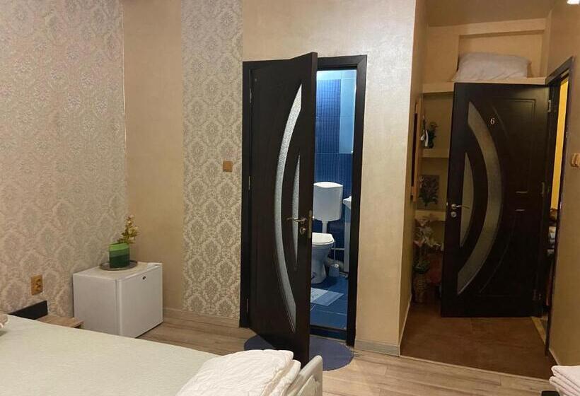 家庭套房, Pensiunea Exotic