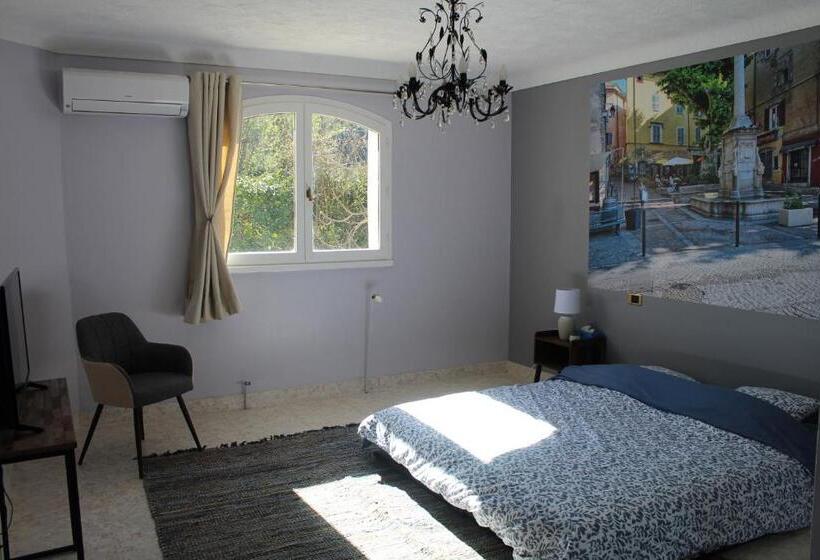 Superior Room King Size Bed, La Villa Des Ames Liées