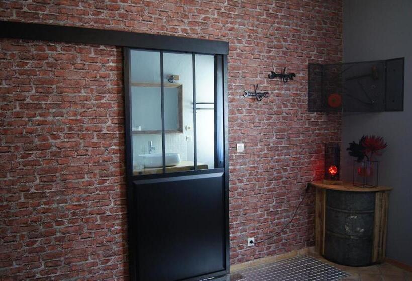 חדר סטנדרט, L’antre D’eux