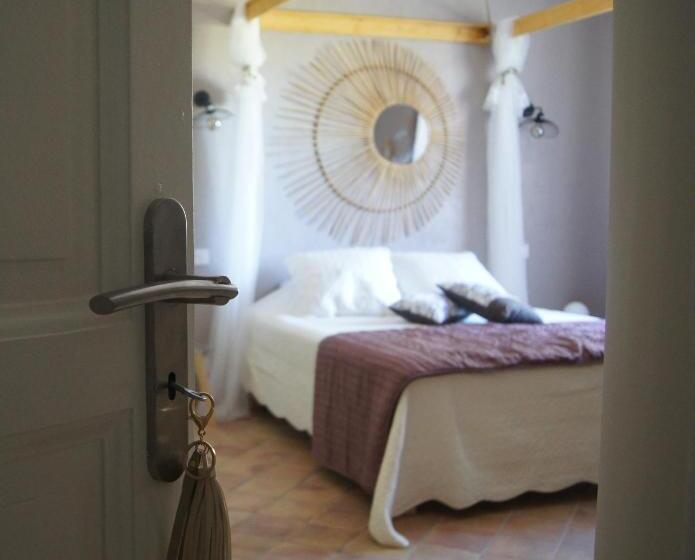 חדר דלוקס, L’antre D’eux