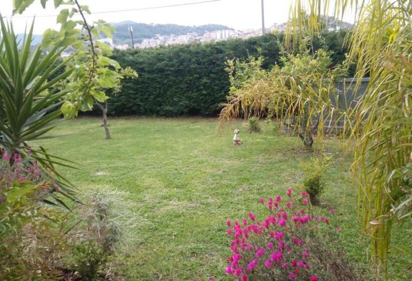 اتاق استاندارد با چشم‌انداز باغ, Costa Blu