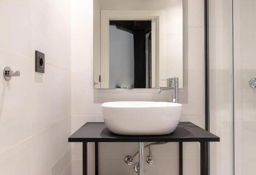 غرفة قياسية, Burruzkale Etxea