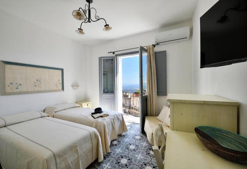 غرفة قياسية مزوَّدة بشُرفة, Fund E Monte