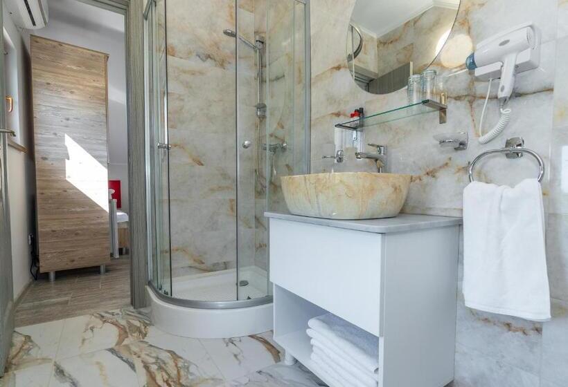 标准三人间, Vila Cataleya