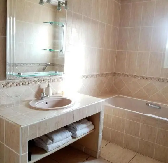 スイート, Chambres D Hôtes Du Capimont