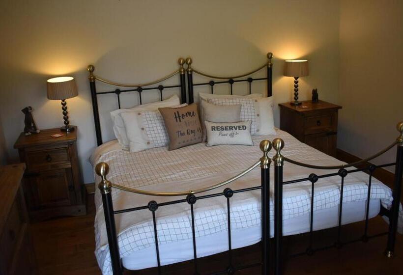 キングサイズベッドのスタンダードルーム, Lyonshall Lodge