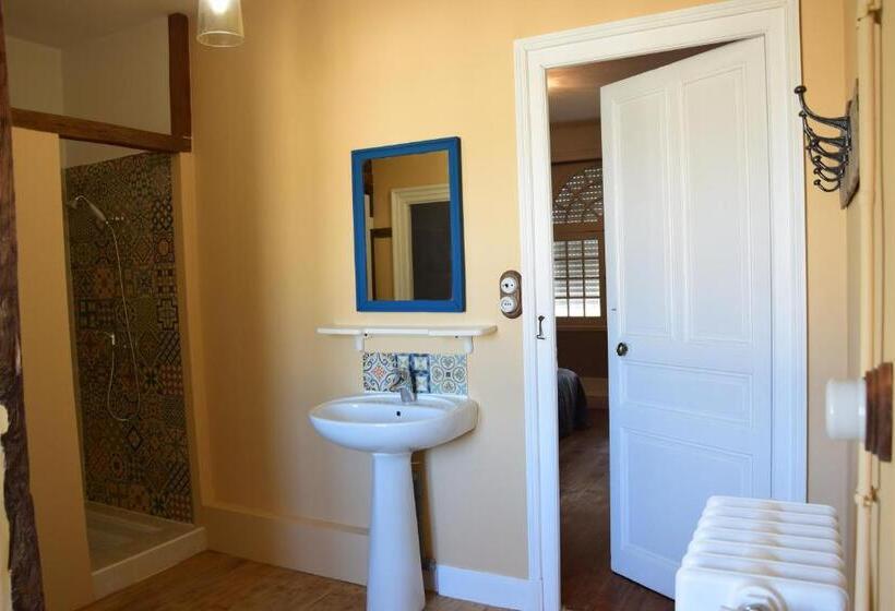 اتاق خانوادگی, Moulins De Clan