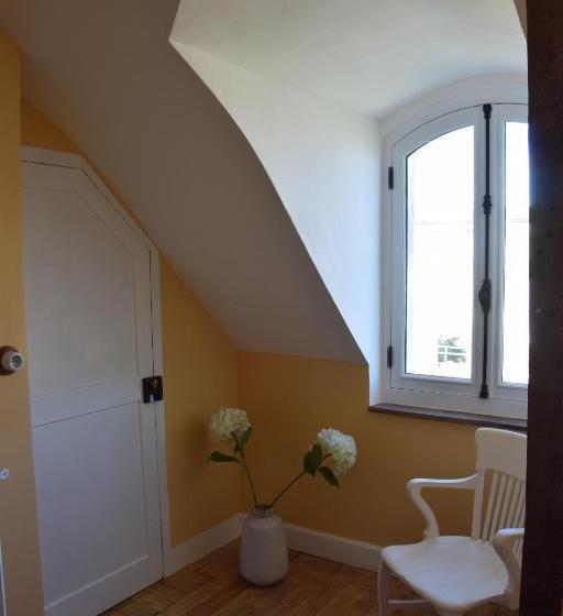 اتاق خانوادگی, Moulins De Clan