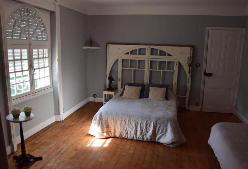 اتاق خانوادگی, Moulins De Clan