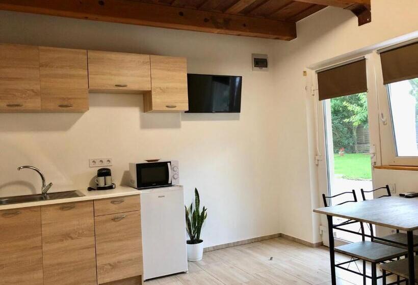 Номер Стандарт Внутренний, Léna Vendégház