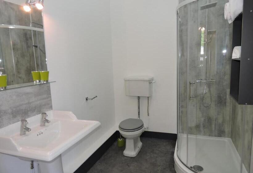 غرفة قياسية ثلاثية, Lime Trees