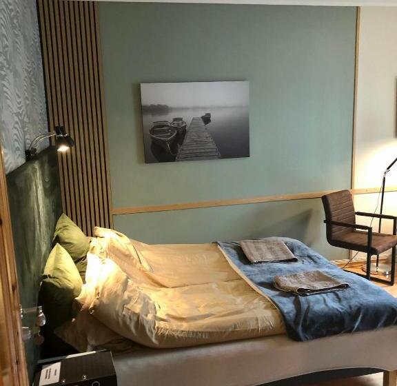 اتاق استاندارد با سرویس بهداشتی مشترک, Larvik Pensjonat
