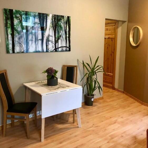 اتاق استاندارد با سرویس بهداشتی مشترک, Larvik Pensjonat