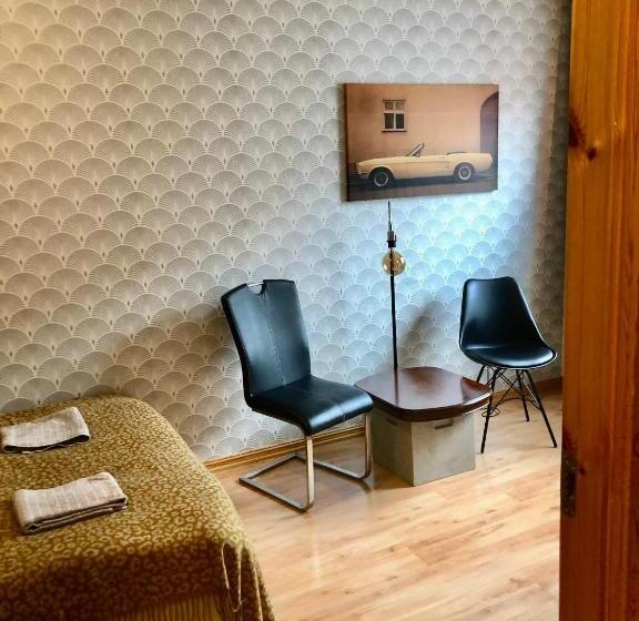 اتاق استاندارد با سرویس بهداشتی مشترک, Larvik Pensjonat