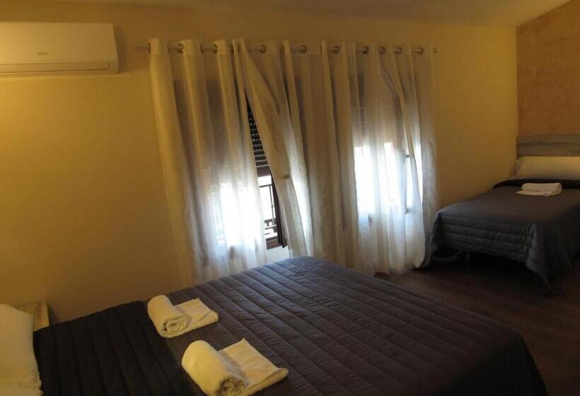 חדר סטנדרט לשלושה, Albergue El Encuentro