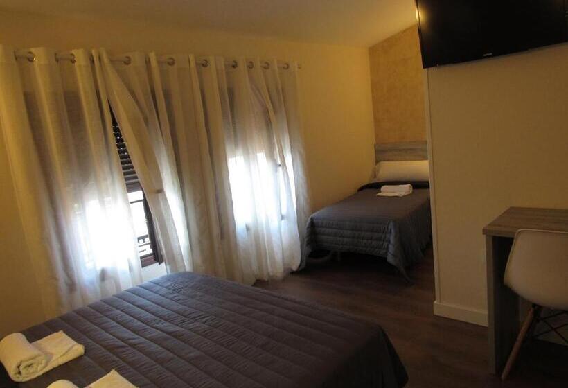 חדר סטנדרט לשלושה, Albergue El Encuentro