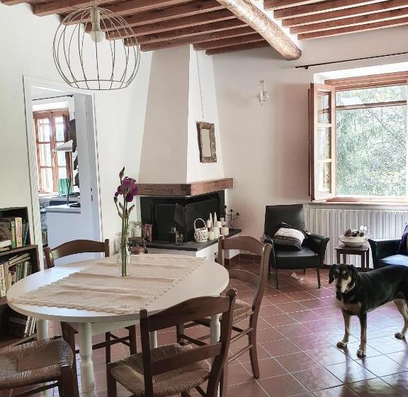 Полулюкс, Pietra D Acqua B&b In The Woods