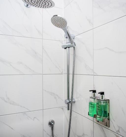 סטודיו משפחתי, Stay Coastal