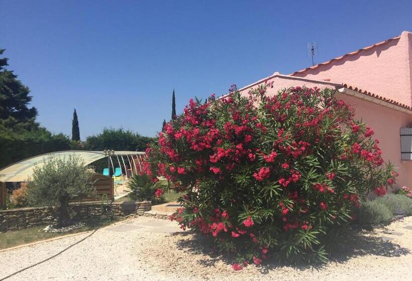 Номер Стандарт Вид на Сад, Chambre D’hôtes Vaucluse
