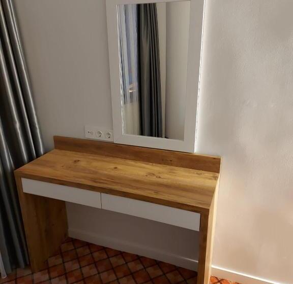 غرفة قياسية ثلاثية, Eskoppremium Otel