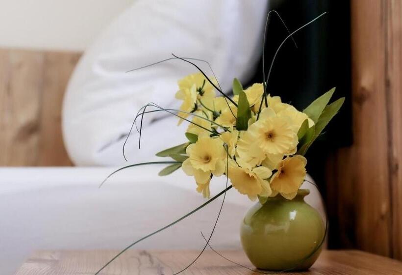 Quarto standard, Gasthof Metzgerei Drei Linden