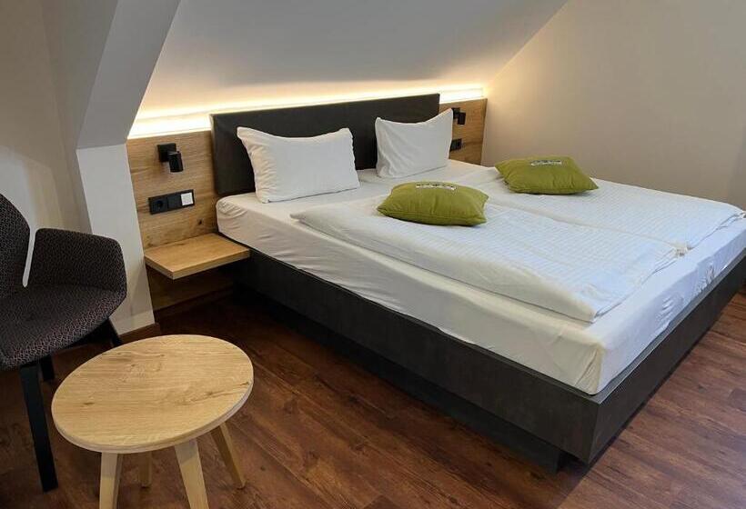 Quarto standard, Gasthof Metzgerei Drei Linden