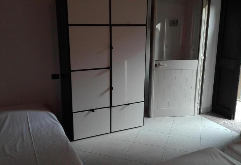 标准三人间, Ostello Di Montefiorino