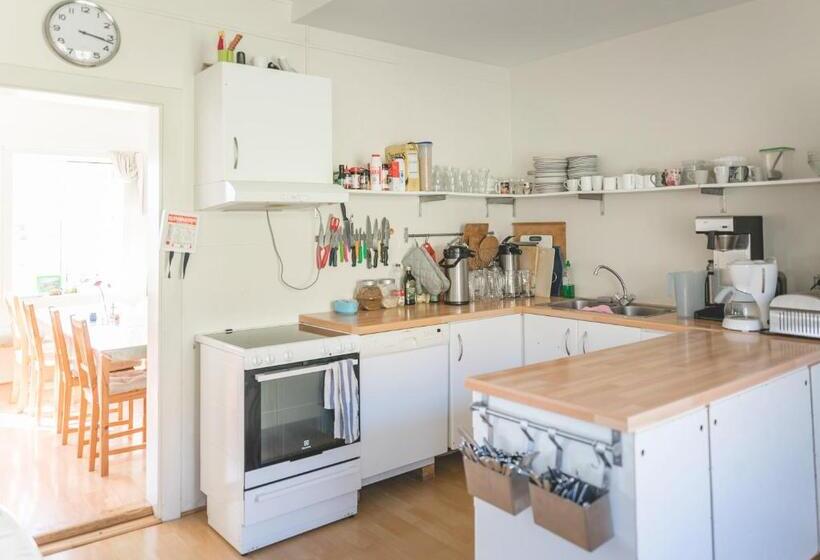 اتاق استاندارد چهار تخته, Hvammur 2 Guesthouse