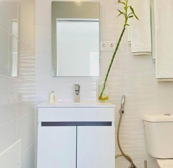 اتاق خانوادگی, Kerart House