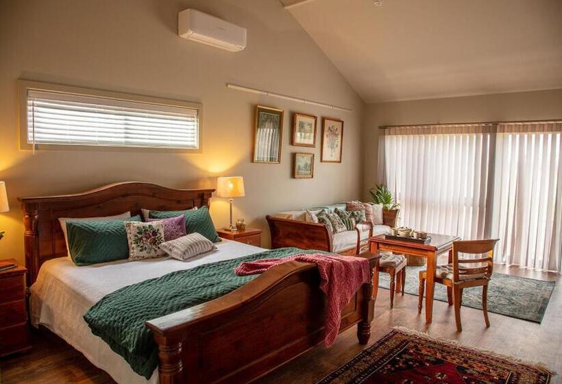 Стандартный Номер Кровать Кинг, Meander Retreat   The Green Room