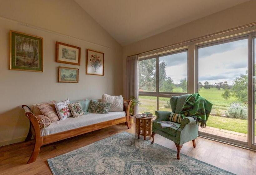 Стандартный Номер Кровать Кинг, Meander Retreat   The Green Room