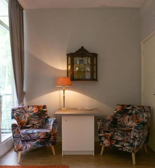 标准房带园景, De Rode Beuk