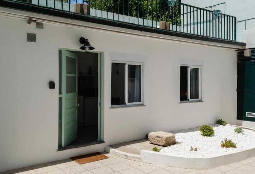 إستوديو قياسى, Genius Loci Guesthouse