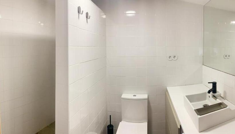 إستوديو قياسى, Genius Loci Guesthouse