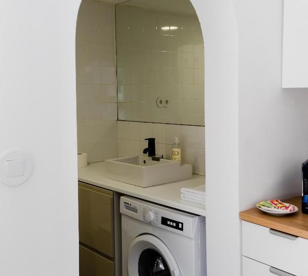 Студия Стандарт, Genius Loci Guesthouse