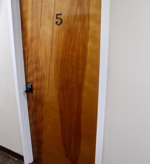 스탠다드 룸 킹사이즈 침대, Pine Mountain Inn