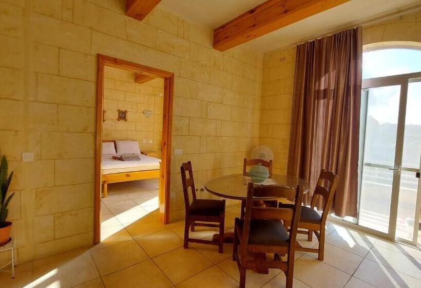 آپارتمان 1 خوابه با چشم‌انداز استخر, Business Accommodation By Happy&healthy Gozo