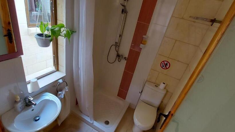 اتاق استاندارد با چشم‌انداز استخر, Business Accommodation By Happy&healthy Gozo