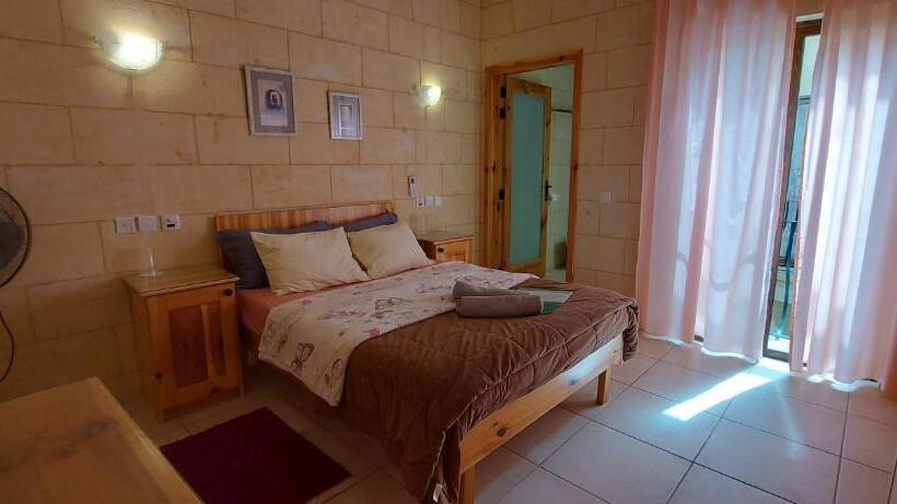 اتاق استاندارد با بالکن, Business Accommodation By Happy&healthy Gozo