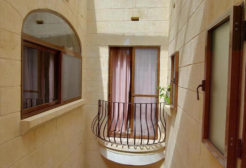 اتاق استاندارد با بالکن, Business Accommodation By Happy&healthy Gozo