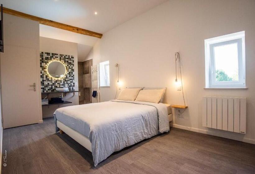 غرفة قياسية, La Doloreanne